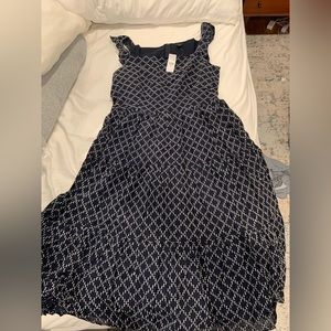Lattice Ruffle Tiered Midi Dress from Ann Taylor. Navy and White size 14